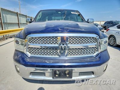 Piąte zdjęcie samochodu w środku: 2017 RAM 1500 LARAMIE VIN:1C6RR7NM7HS877061 - miniatura