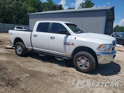 Czwarte zdjęcie samochodu z boku: 2017 RAM 2500 SLT VIN:3C6UR5DL8HG700002 - miniatura