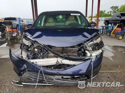 Piąte zdjęcie samochodu w środku: 2022 TOYOTA SIENNA XLE VIN:5TDYRKEC4NS102140 - miniatura