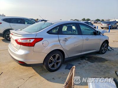 Trzecie zdjęcie samochodu z tyłu: 2012 FORD FOCUS SE VIN:1FAHP3F21CL236321 - miniatura
