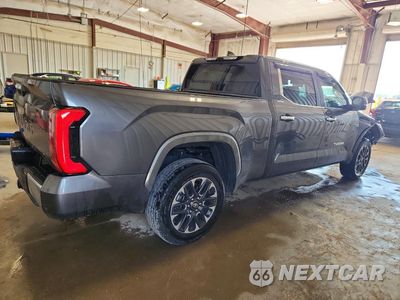 Trzecie zdjęcie samochodu z tyłu: 2025 TOYOTA TUNDRA CREWMAX LIMITED VIN:5TFJA5ECXSX040985 - miniatura