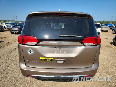 Zdjęcie 6 z 13 samochodu: 2017 CHRYSLER PACIFICA TOURING L VIN:2C4RC1BG9HR795873 - miniatura
