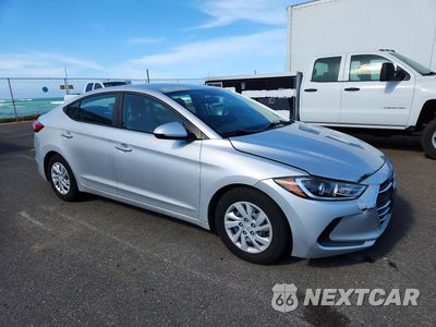 Czwarte zdjęcie samochodu z boku: 2017 HYUNDAI ELANTRA SE VIN:5NPD74LF5HH172026 - miniatura