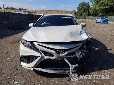 Piąte zdjęcie samochodu w środku: 2023 TOYOTA CAMRY SE VIN:4T1G11AK1PU111883 - miniatura