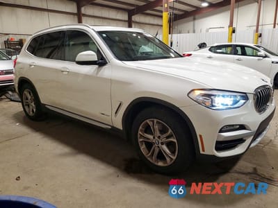Czwarte zdjęcie samochodu z boku: 2018 BMW X3 XDRIVE30I VIN:5UXTR9C50JLC81801 - miniatura
