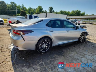 Trzecie zdjęcie samochodu z tyłu: 2024 TOYOTA CAMRY HYBRID SE VIN:4T1S31AK7RU622411 - miniatura