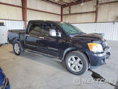 Czwarte zdjęcie samochodu z boku: 2014 NISSAN TITAN SL VIN:1N6AA0EC4EN500142 - miniatura
