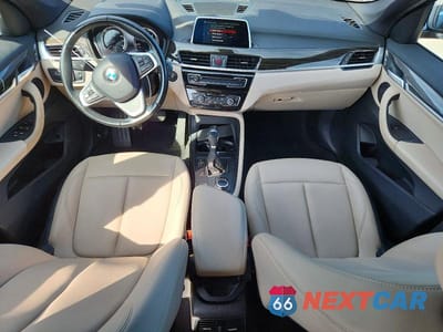 Zdjęcie 8 z 13 samochodu: 2018 BMW X1 XDRIVE28I VIN:WBXHT3C38J3H32609 - miniatura