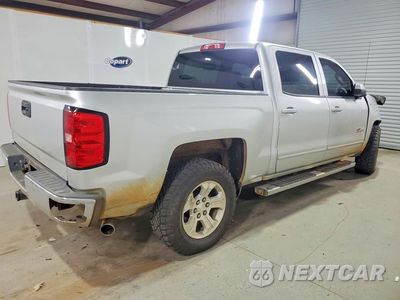 Trzecie zdjęcie samochodu z tyłu: 2018 CHEVROLET SILVERADO K1500 LT VIN:3GCUKREC4JG556280 - miniatura