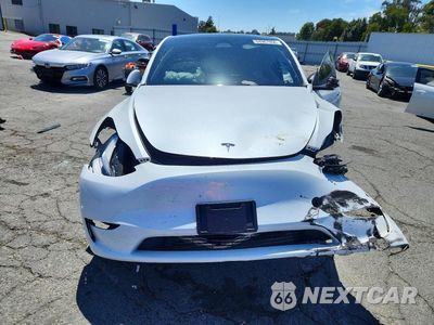 Piąte zdjęcie samochodu w środku: 2023 TESLA MODEL Y VIN:7SAYGDEF9PF922011 - miniatura