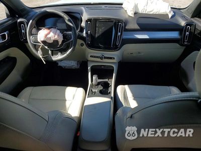 Zdjęcie 8 z 12 samochodu: 2019 VOLVO XC40 T4 MOMENTUM VIN:YV4AC2HK6K2078154 - miniatura