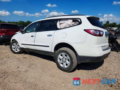 Drugie zdjęcie samochodu z przodu: 2017 CHEVROLET TRAVERSE LS VIN:1GNKVFKD4HJ118465 - miniatura