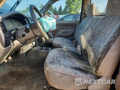 Zdjęcie 7 z 12 samochodu: 2001 TOYOTA TACOMA BASE VIN:5TENL42N71Z854904 - miniatura