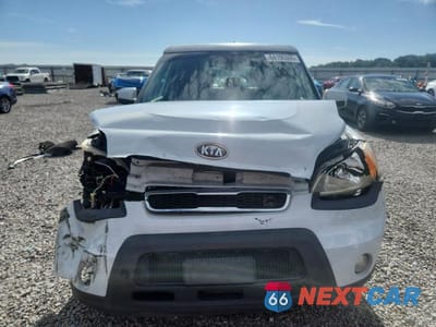 Piąte zdjęcie samochodu w środku: 2010 KIA SOUL + VIN:KNDJT2A20A7171010 - miniatura