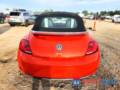 Zdjęcie 6 z 12 samochodu: 2017 VOLKSWAGEN BEETLE S/SE VIN:3VW517AT9HM804629 - miniatura