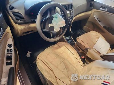 Zdjęcie 8 z 12 samochodu: 2013 HYUNDAI ACCENT GLS VIN:KMHCT4AEXDU413172 - miniatura