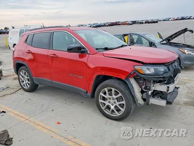 Czwarte zdjęcie samochodu z boku: 2024 JEEP COMPASS LATITUDE LUX VIN:3C4NJDFN7RT591165 - miniatura
