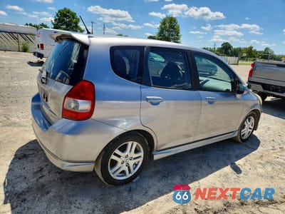 Trzecie zdjęcie samochodu z tyłu: 2008 HONDA FIT SPORT VIN:JHMGD386X8S044602 - miniatura
