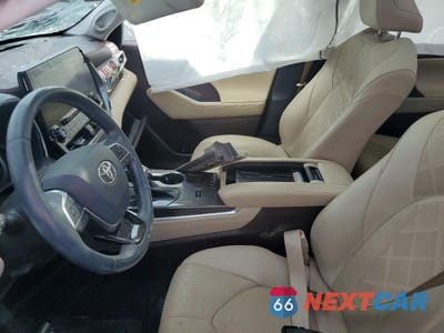 Zdjęcie 7 z 12 samochodu: 2021 TOYOTA HIGHLANDER HYBRID PLATINUM VIN:5TDEBRCH8MS026175 - miniatura