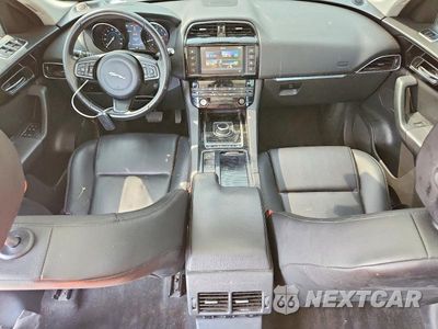 Zdjęcie 8 z 13 samochodu: 2018 JAGUAR F-PACE PREMIUM VIN:SADCJ2GX9JA237580 - miniatura
