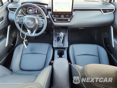 Zdjęcie 8 z 13 samochodu: 2026 TOYOTA COROLLA CROSS XLE VIN:7MUDAABG1TV170146 - miniatura