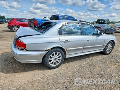 Trzecie zdjęcie samochodu z tyłu: 2005 HYUNDAI SONATA GLS VIN:KMHWF35H45A107526 - miniatura