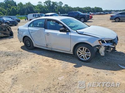 Czwarte zdjęcie samochodu z boku: 2017 VOLKSWAGEN JETTA S VIN:3VW2B7AJ0HM312537 - miniatura
