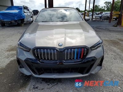 Piąte zdjęcie samochodu w środku: 2025 BMW 530 I VIN:WBA43FJ00SCU10158 - miniatura