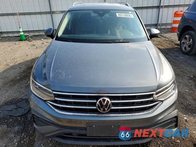 Piąte zdjęcie samochodu w środku: 2022 VOLKSWAGEN TIGUAN SE VIN:3VV2B7AX8NM049203 - miniatura