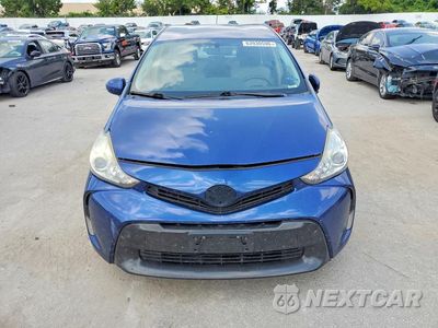 Piąte zdjęcie samochodu w środku: 2015 TOYOTA PRIUS V THREE VIN:JTDZN3EU5FJ016767 - miniatura