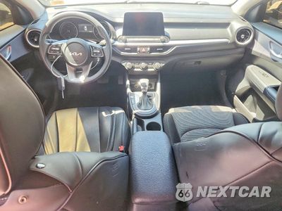 Zdjęcie 8 z 12 samochodu: 2024 KIA FORTE LXS VIN:3KPF24AD0RE716396 - miniatura