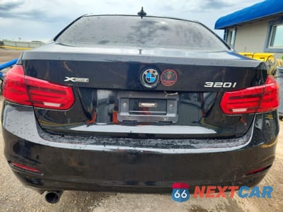 Zdjęcie 6 z 12 samochodu: 2016 BMW 320 XI VIN:WBA8A3C53GK552113 - miniatura