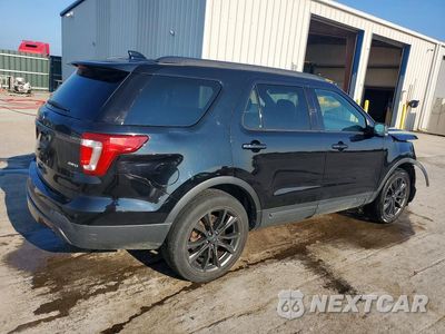 Trzecie zdjęcie samochodu z tyłu: 2017 FORD EXPLORER XLT VIN:1FM5K8D84HGC51598 - miniatura