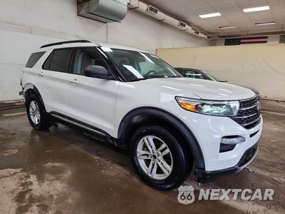 Czwarte zdjęcie samochodu z boku: 2022 FORD EXPLORER XLT VIN:1FMSK8DH0NGA28151 - miniatura
