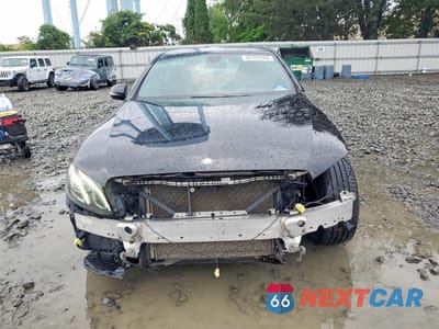 Piąte zdjęcie samochodu w środku: 2017 MERCEDES-BENZ E 300 4MATIC VIN:WDDZF4KB7HA063412 - miniatura