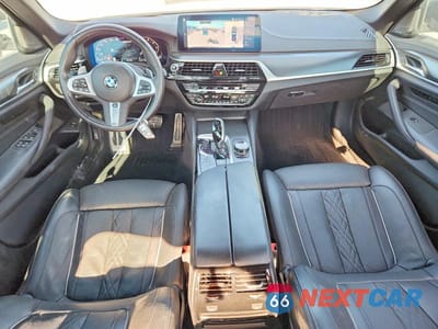 Zdjęcie 8 z 13 samochodu: 2023 BMW M550XI VIN:WBA13BK00PCM19766 - miniatura