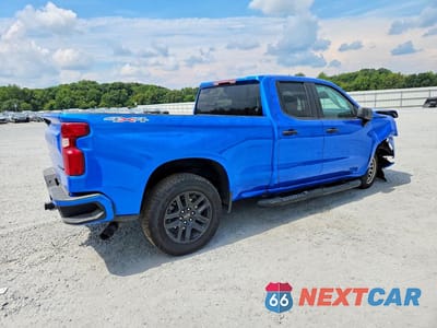 Trzecie zdjęcie samochodu z tyłu: 2026 CHEVROLET SILVERADO K1500 CUSTOM VIN:1GCRKBEK7TZ134799 - miniatura