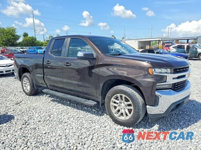Czwarte zdjęcie samochodu z boku: 2019 CHEVROLET SILVERADO C1500 LT VIN:1GCRWCED3KZ229127 - miniatura