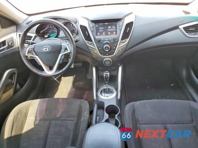 Zdjęcie 8 z 12 samochodu: 2017 HYUNDAI VELOSTER BASE VIN:KMHTC6AD2HU315262 - miniatura