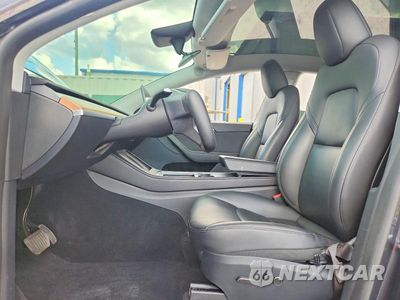 Zdjęcie 7 z 12 samochodu: 2024 TESLA MODEL Y VIN:7SAYGDEE9RA242262 - miniatura