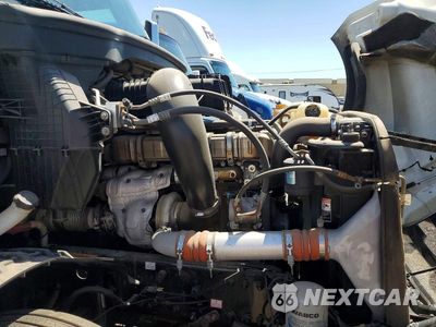 Zdjęcie 11 z 13 samochodu: 2019 FREIGHTLINER CASCADIA 126 SEMI TRUCK VIN:3AKJHHDR4KSKH5966 - miniatura