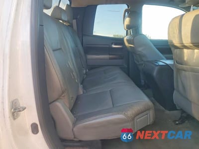 Zdjęcie 10 z 13 samochodu: 2010 TOYOTA TUNDRA DOUBLE CAB LIMITED VIN:5TFBY5F16AX124121 - miniatura