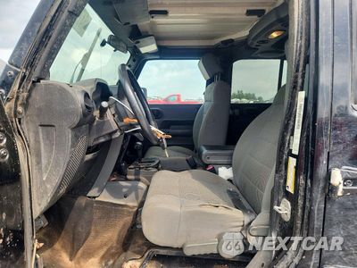 Zdjęcie 7 z 12 samochodu: 2007 JEEP WRANGLER SAHARA VIN:1J4GA59107L185853 - miniatura