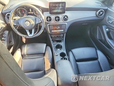 Zdjęcie 8 z 12 samochodu: 2018 MERCEDES-BENZ CLA 250 VIN:WDDSJ4EB0JN568976 - miniatura