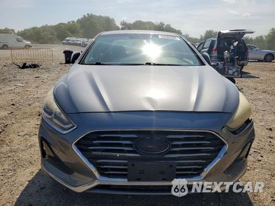 Piąte zdjęcie samochodu w środku: 2018 HYUNDAI SONATA SE VIN:5NPE24AF5JH671419 - miniatura