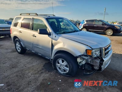 Czwarte zdjęcie samochodu z boku: 2009 FORD ESCAPE XLT VIN:1FMCU93709KD11889 - miniatura