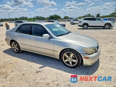 Czwarte zdjęcie samochodu z boku: 2003 LEXUS IS 300 BASE VIN:JTHBD192130073551 - miniatura