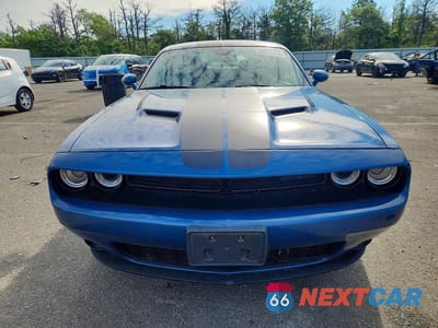 Piąte zdjęcie samochodu w środku: 2020 DODGE CHALLENGER SXT VIN:2C3CDZGG6LH161871 - miniatura