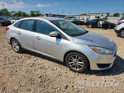Czwarte zdjęcie samochodu z boku: 2015 FORD FOCUS SE VIN:1FADP3F26FL360359 - miniatura