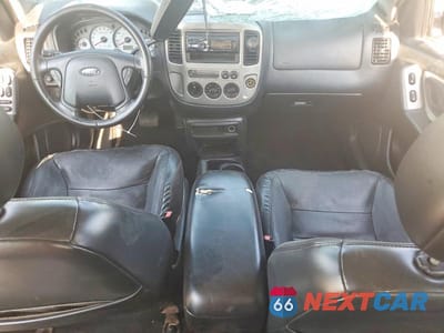 Zdjęcie 8 z 13 samochodu: 2004 FORD ESCAPE LIMITED VIN:1FMCU04184KA49117 - miniatura